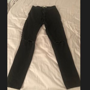 High wasted Black knee ripped jeans